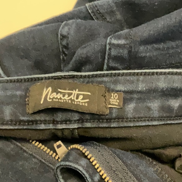 Nanette Lepore Women’s Dark Wash Crop Jean Size 10 - Picture 5 of 9